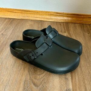 Women’s Rubber Clogs/Mules - sz 8